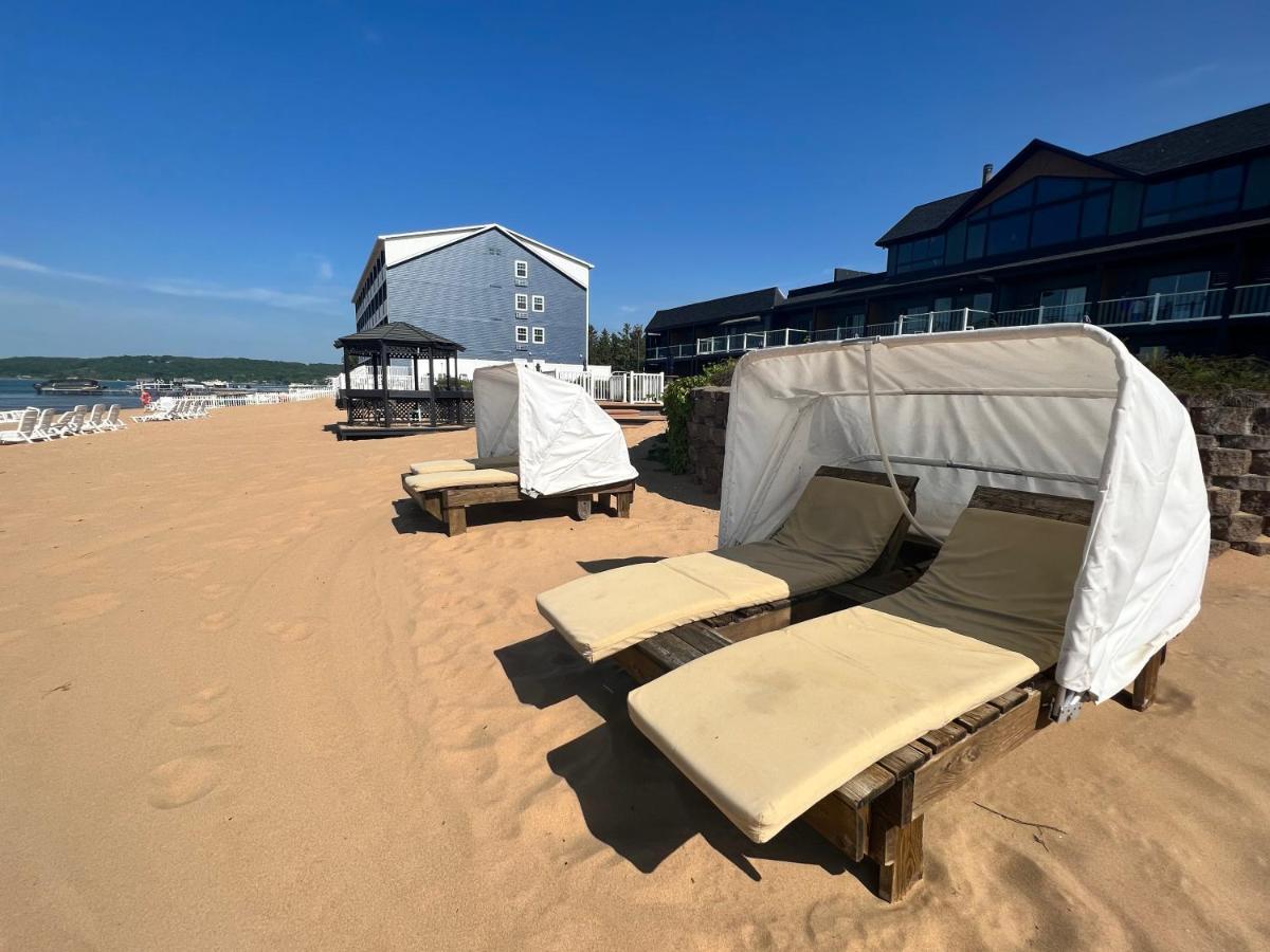 The Beach Haus - Traverse City Kültér fotó