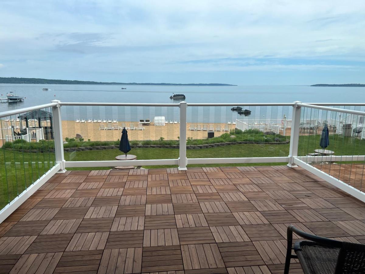 The Beach Haus - Traverse City Kültér fotó