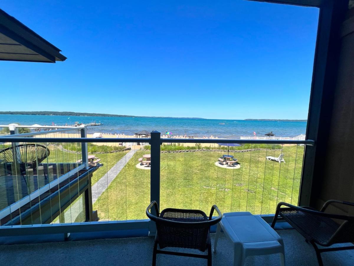 The Beach Haus - Traverse City Kültér fotó