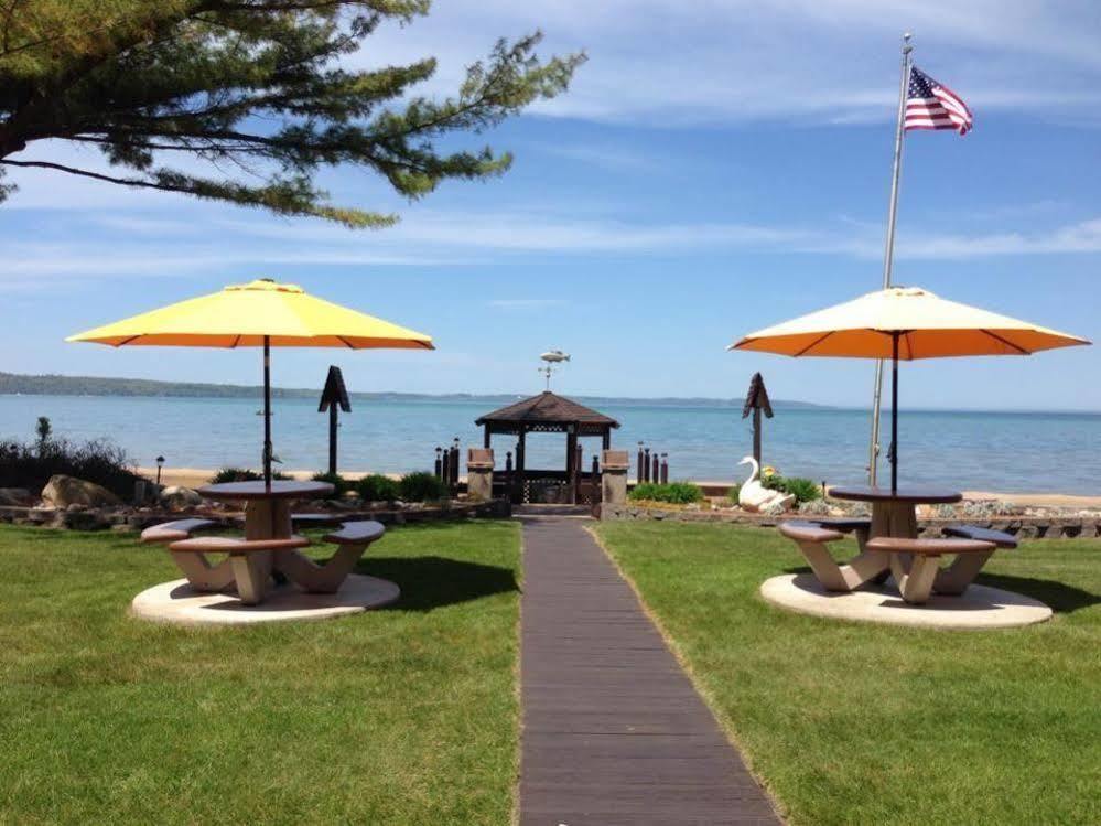 The Beach Haus - Traverse City Kültér fotó